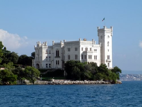 castello miramare trieste foto